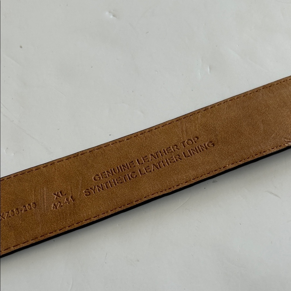 Tommy Bahama Brown Leather Belt 42/44 - Picture 5 of 6